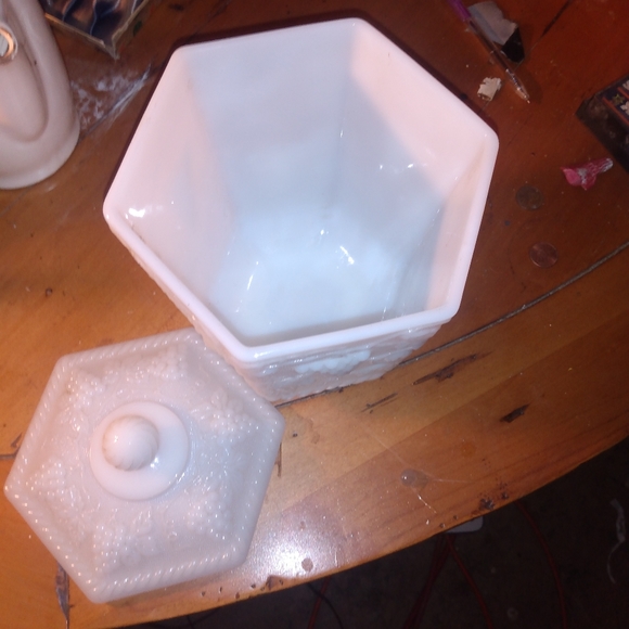 storage container - Picture 3 of 4